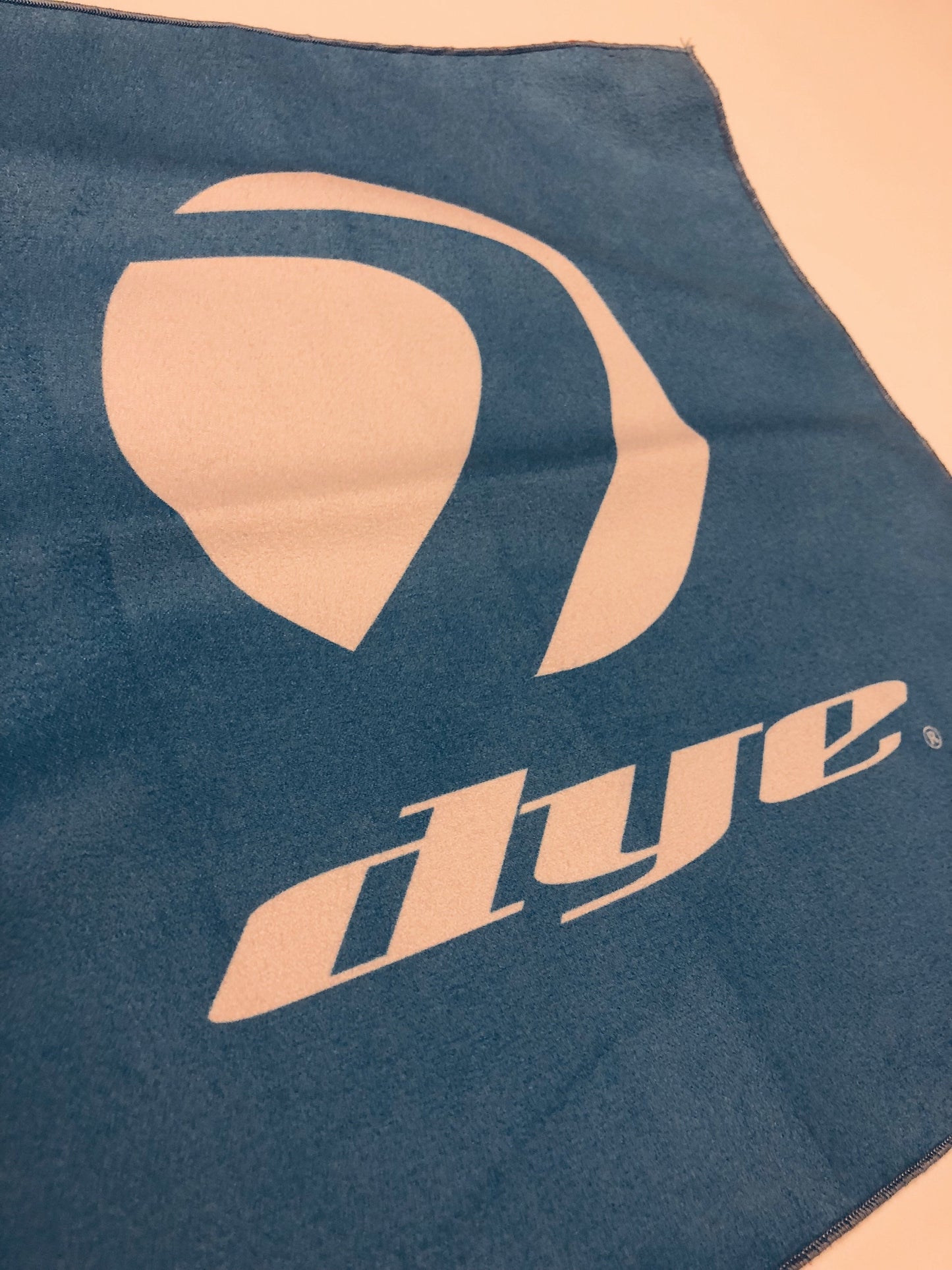 DYE Microfiber Lens Cloth - Cyan